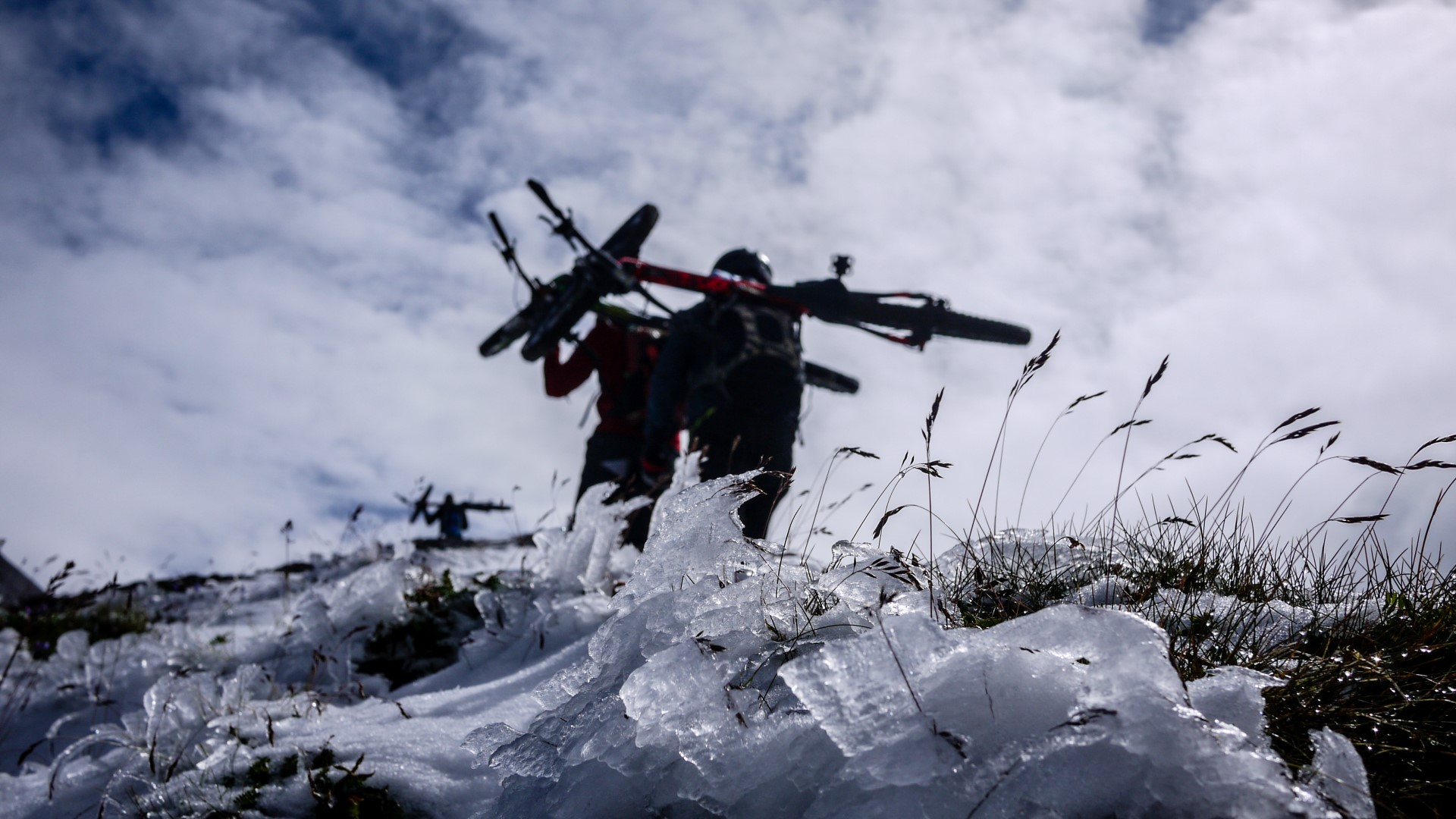 Aventure Enduro entre Sanetsch, Sex Rouge et Audannes Aventure Enduro entre Sanetsch, Sex Rouge et Audannes