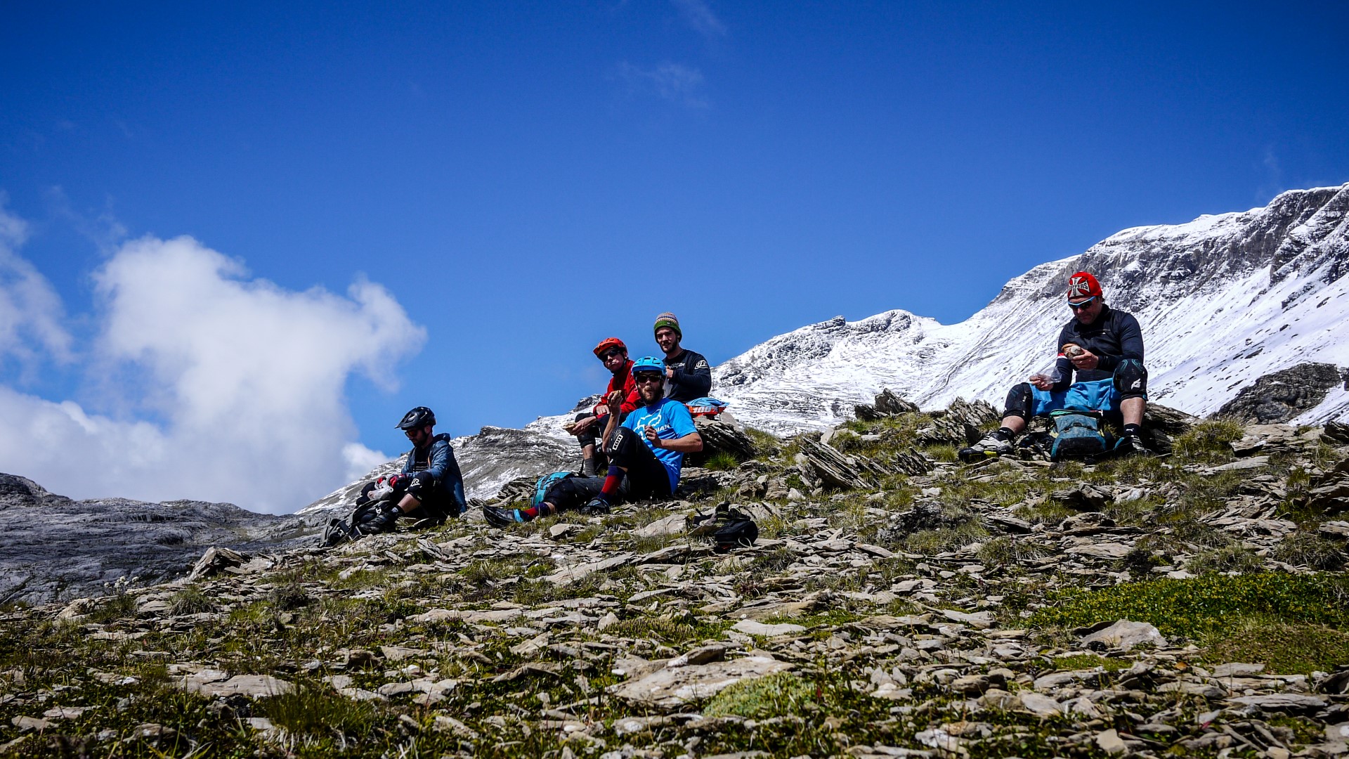 Aventure Enduro entre Sanetsch, Sex Rouge et Audannes Aventure Enduro entre Sanetsch, Sex Rouge et Audannes