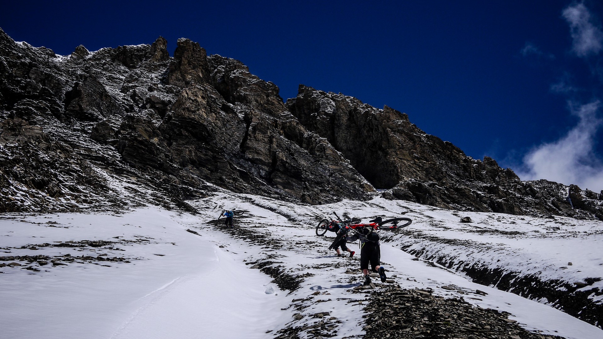 Aventure Enduro entre Sanetsch, Sex Rouge et Audannes Aventure Enduro entre Sanetsch, Sex Rouge et Audannes