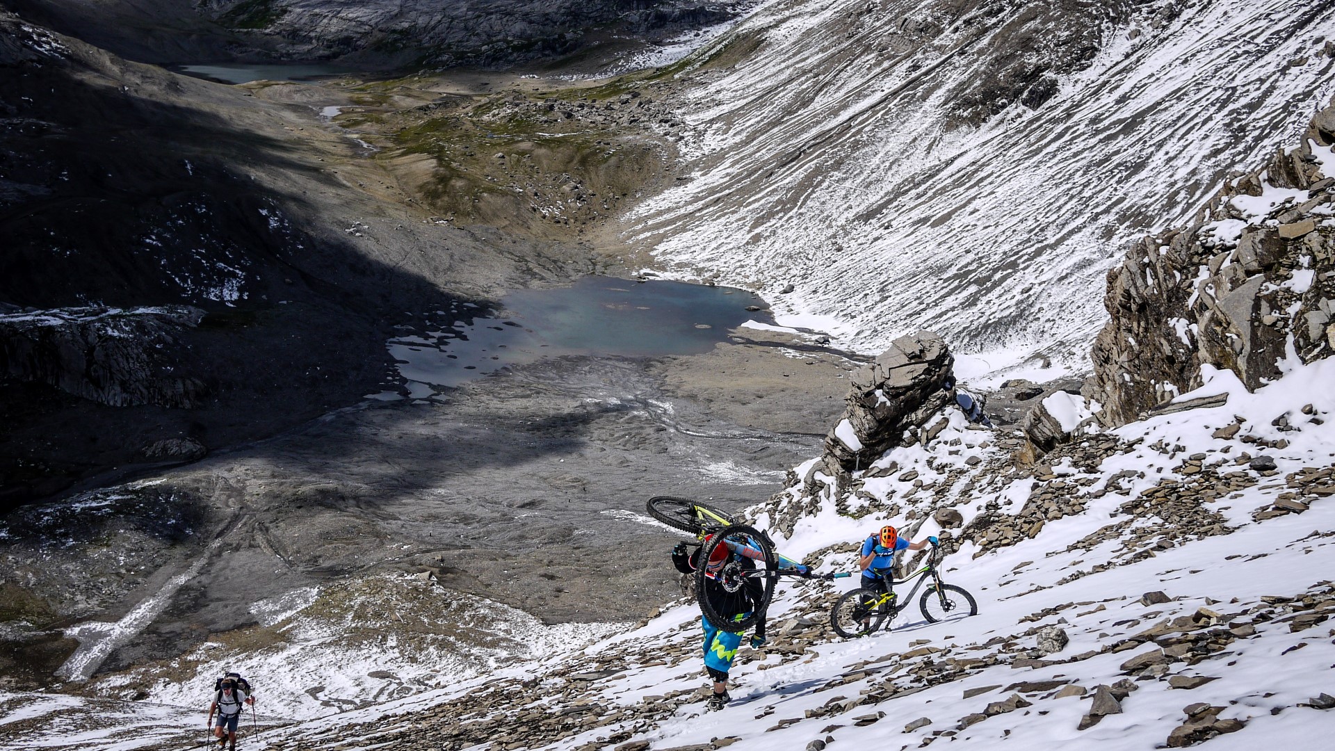 Aventure Enduro entre Sanetsch, Sex Rouge et Audannes Aventure Enduro entre Sanetsch, Sex Rouge et Audannes