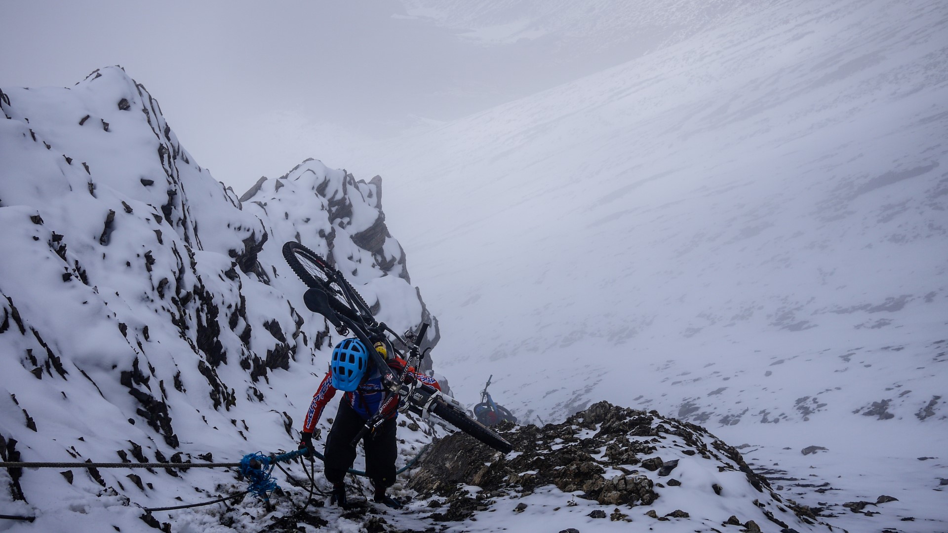Aventure Enduro entre Sanetsch, Sex Rouge et Audannes Aventure Enduro entre Sanetsch, Sex Rouge et Audannes