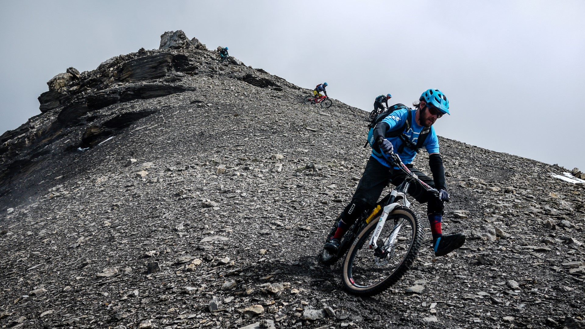 Aventure Enduro entre Sanetsch, Sex Rouge et Audannes Aventure Enduro entre Sanetsch, Sex Rouge et Audannes