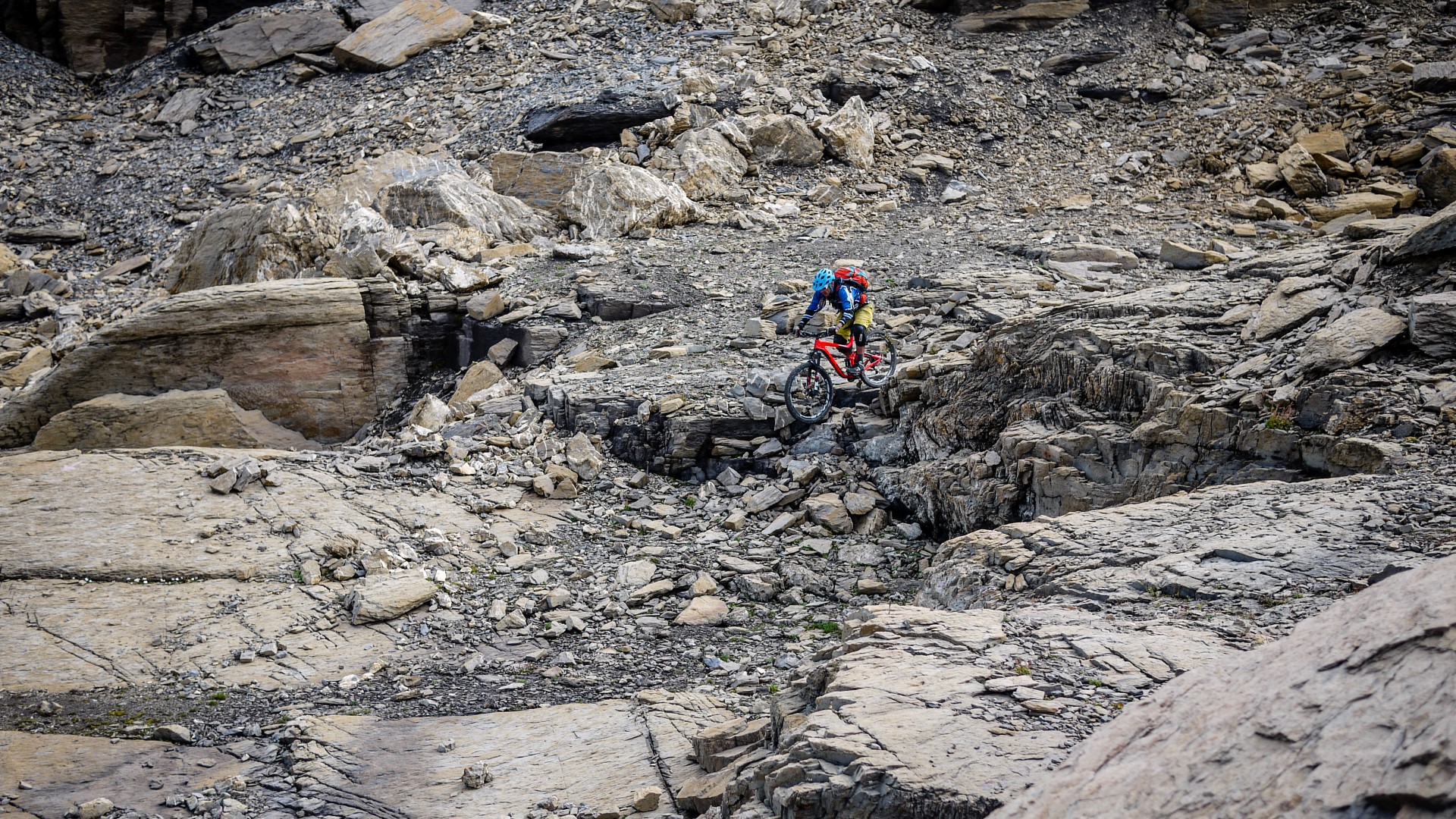 Aventure Enduro entre Sanetsch, Sex Rouge et Audannes Aventure Enduro entre Sanetsch, Sex Rouge et Audannes