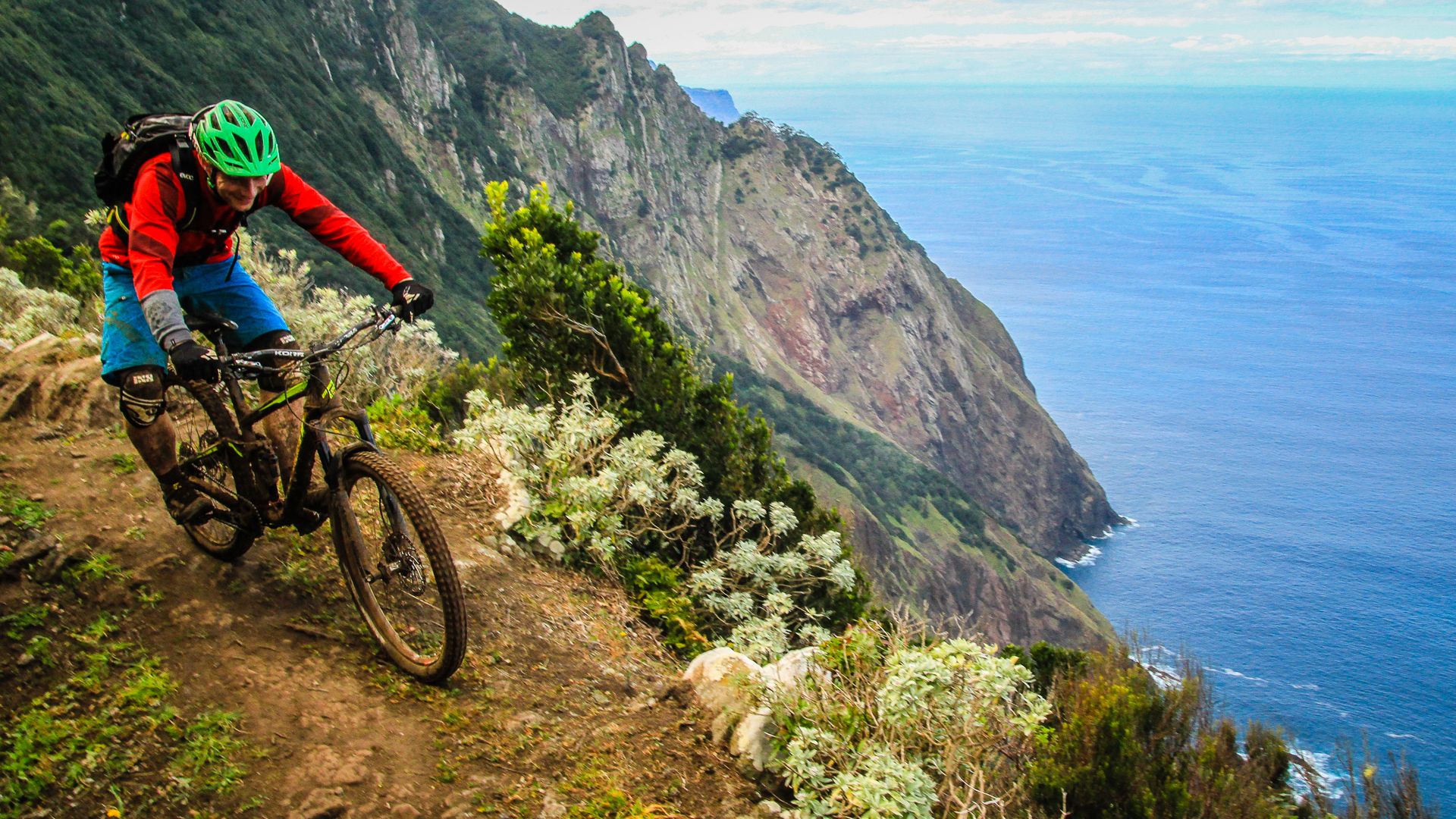 Madère: enduro sur l'ile aux singles, Mars 2016 Madère: enduro sur l'ile aux singles, Mars 2016
