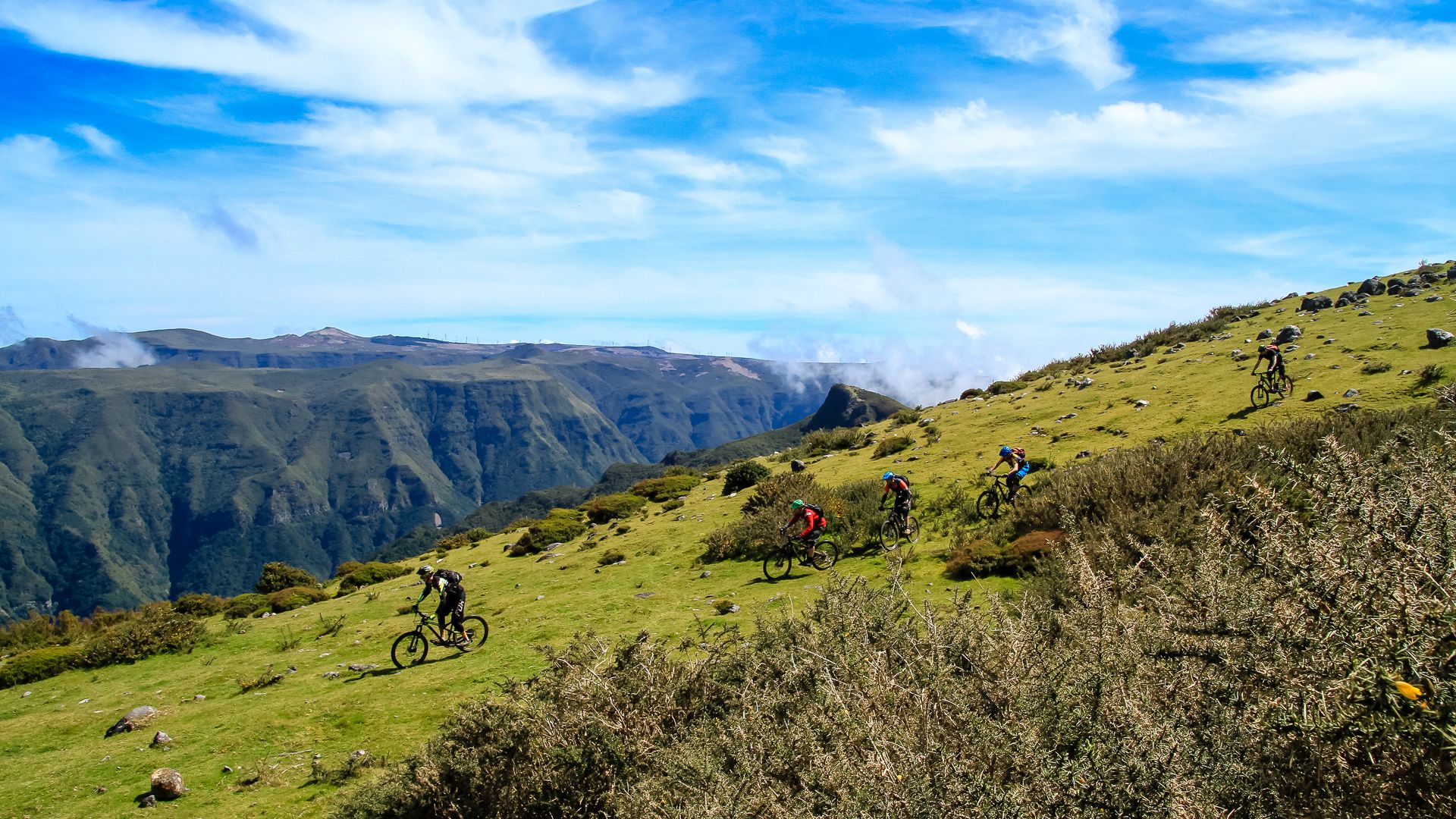 Madère: enduro sur l'ile aux singles, Mars 2016 Madère: enduro sur l'ile aux singles, Mars 2016