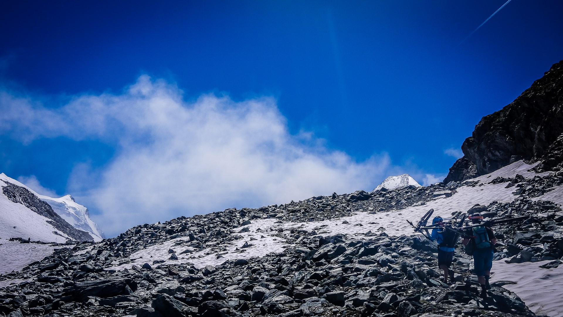 Exploration en petit comité dans la région de Mauvoisin Exploration en petit comité dans la région de Mauvoisin