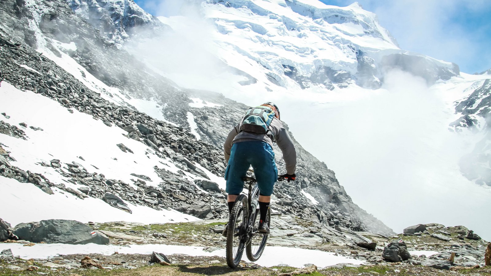 Exploration en petit comité dans la région de Mauvoisin Exploration en petit comité dans la région de Mauvoisin