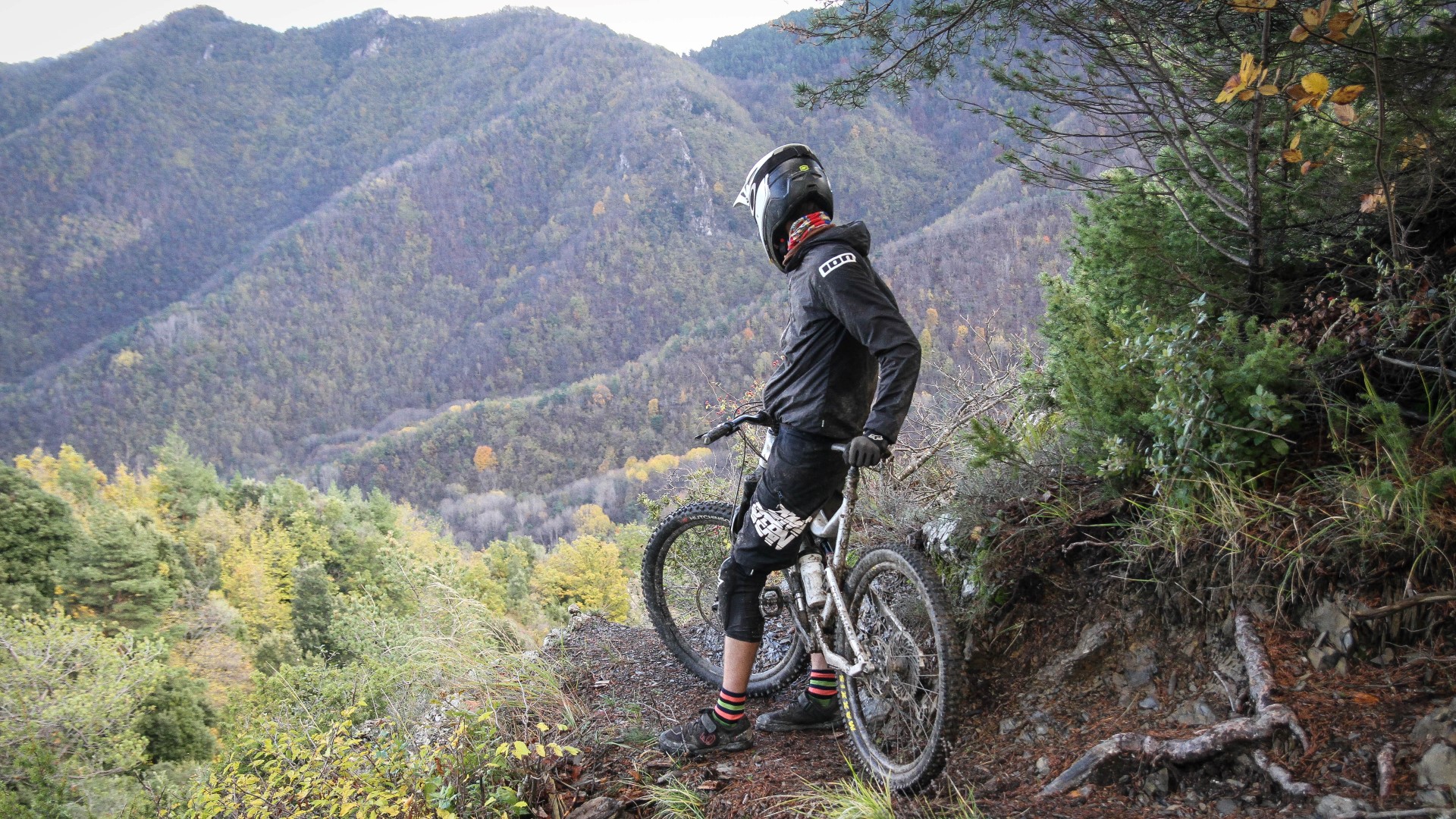 Molini di Triora: enduro au naturel avec FreerideSpirit Molini di Triora: enduro au naturel avec FreerideSpirit