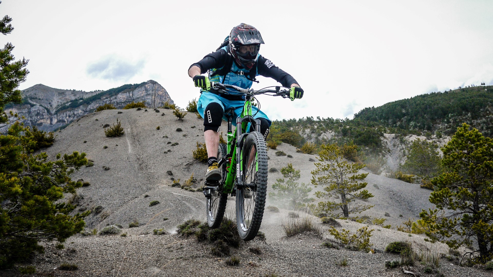 Mercantour: terres grises et terres rouges avec 1001sentiers.fr, Avril 2017 Mercantour: terres grises et terres rouges avec 1001sentiers.fr, Avril 2017