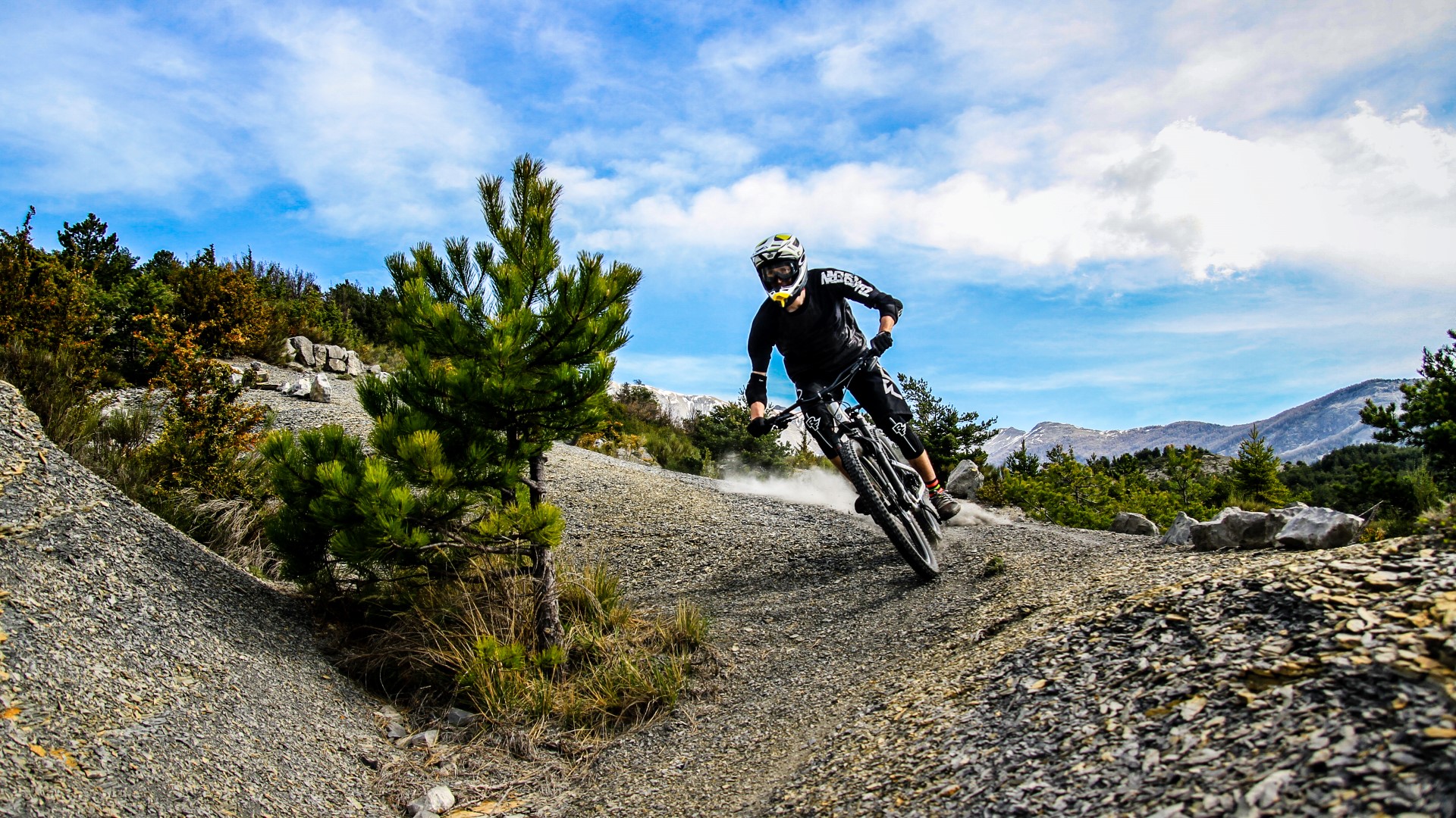 Mercantour: terres grises et terres rouges avec 1001sentiers.fr, Avril 2017 Mercantour: terres grises et terres rouges avec 1001sentiers.fr, Avril 2017
