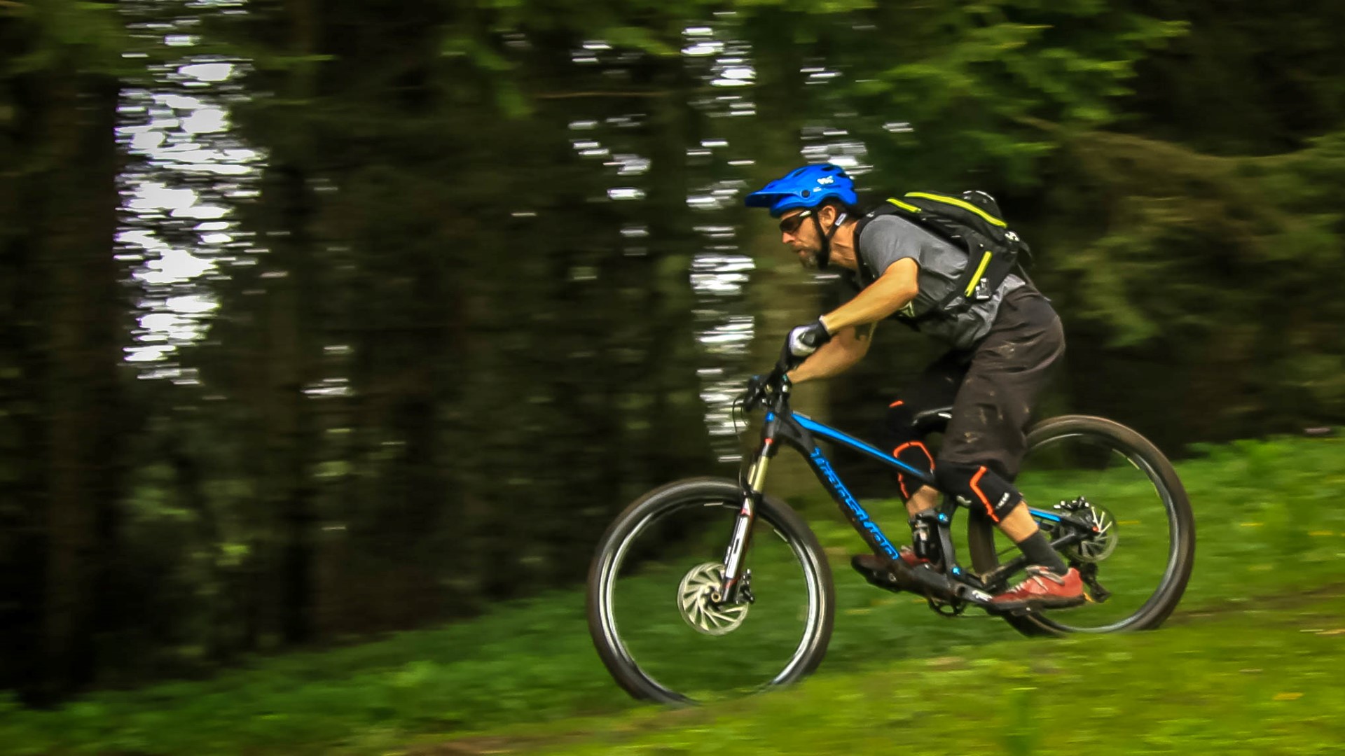 Saucisse Bike Test: journée de test sur les tops bike enduro du moment, avec Alp'Trail, MagicDownhill et Giant, Juin 2016 Saucisse Bike Test: journée de test sur les tops bike enduro du moment, avec Alp'Trail, MagicDownhill et Giant, Juin 2016