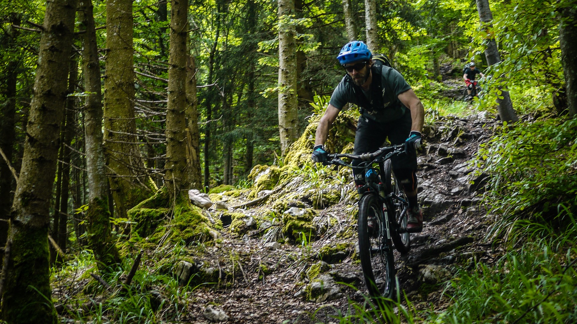 Saucisse Bike Test: journée de test sur les tops bike enduro du moment, avec Alp'Trail, MagicDownhill et Giant, Juin 2016 Saucisse Bike Test: journée de test sur les tops bike enduro du moment, avec Alp'Trail, MagicDownhill et Giant, Juin 2016