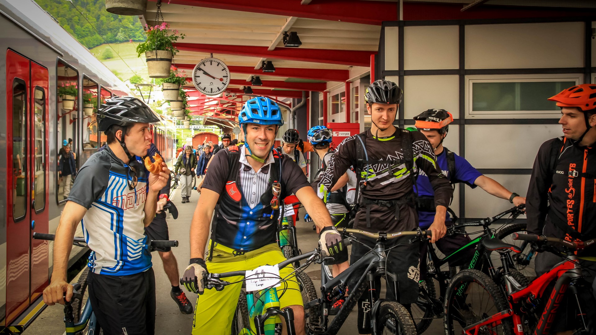 Saucisse Bike Test: journée de test sur les tops bike enduro du moment, avec Alp'Trail, MagicDownhill et Giant, Juin 2016 Saucisse Bike Test: journée de test sur les tops bike enduro du moment, avec Alp'Trail, MagicDownhill et Giant, Juin 2016