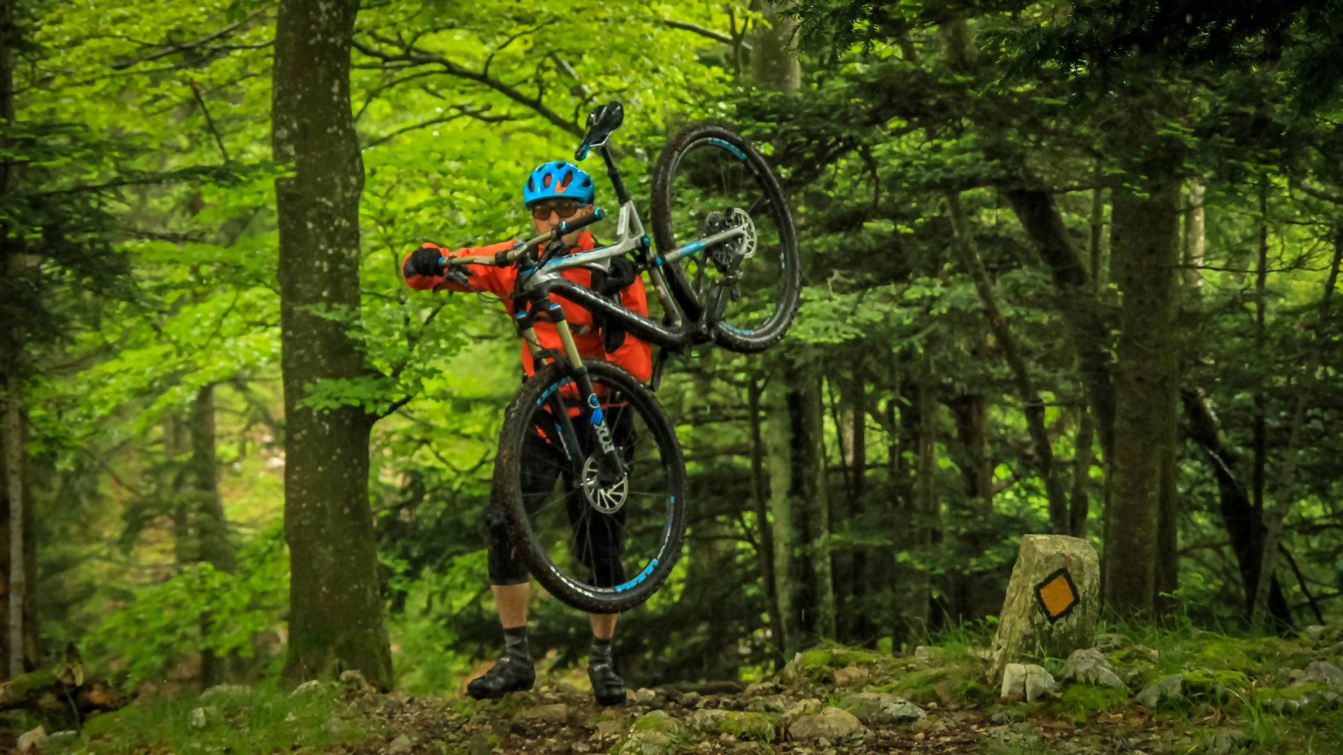 Saucisse Bike Test: journée de test sur les tops bike enduro du moment, avec Alp'Trail, MagicDownhill et Giant, Juin 2016 Saucisse Bike Test: journée de test sur les tops bike enduro du moment, avec Alp'Trail, MagicDownhill et Giant, Juin 2016