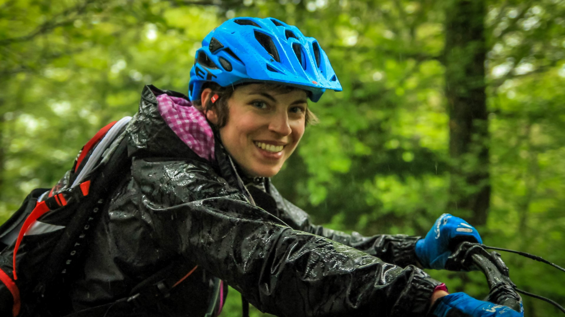Saucisse Bike Test: journée de test sur les tops bike enduro du moment, avec Alp'Trail, MagicDownhill et Giant, Juin 2016 Saucisse Bike Test: journée de test sur les tops bike enduro du moment, avec Alp'Trail, MagicDownhill et Giant, Juin 2016