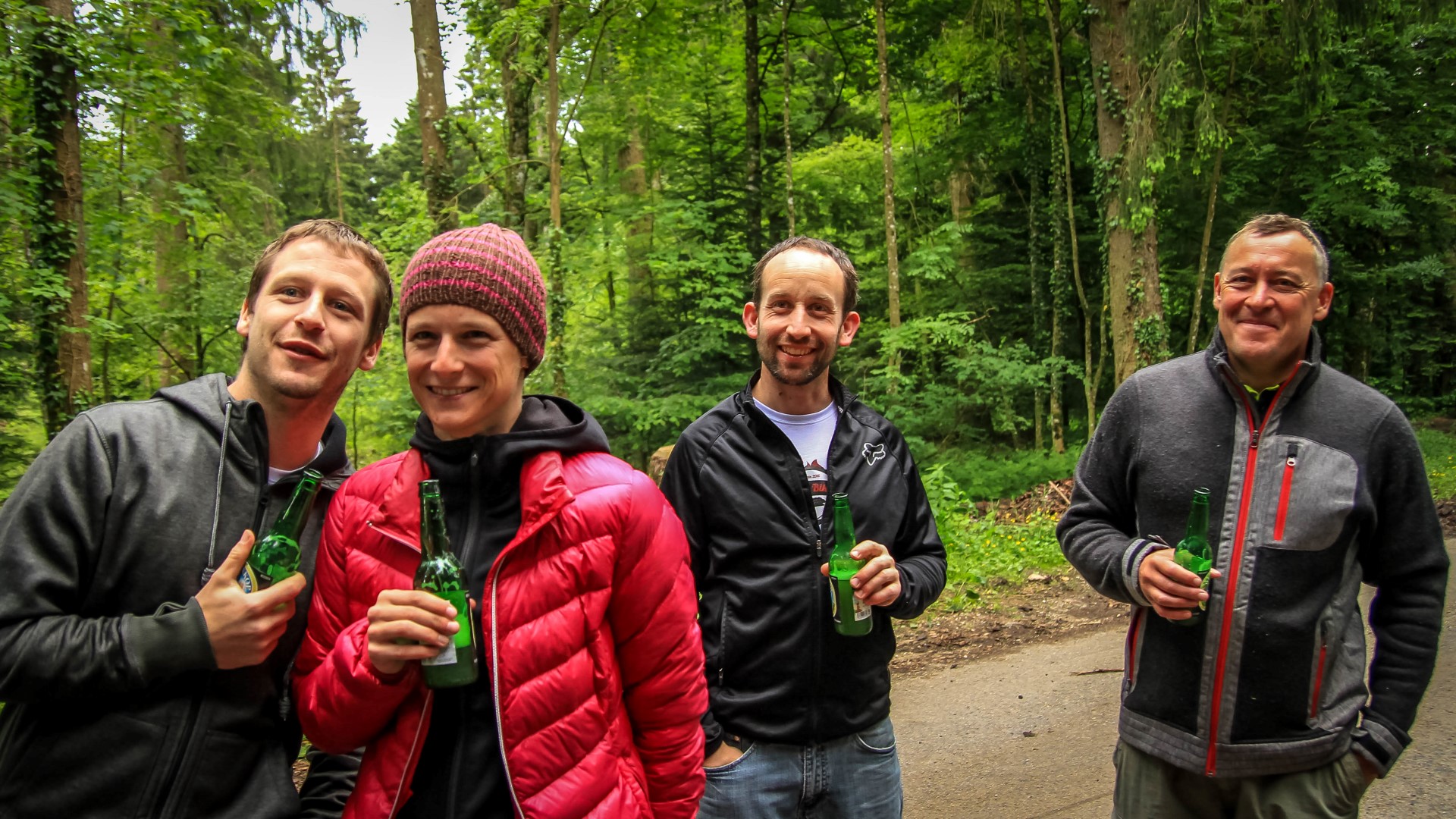 Saucisse Bike Test: journée de test sur les tops bike enduro du moment, avec Alp'Trail, MagicDownhill et Giant, Juin 2016 Saucisse Bike Test: journée de test sur les tops bike enduro du moment, avec Alp'Trail, MagicDownhill et Giant, Juin 2016