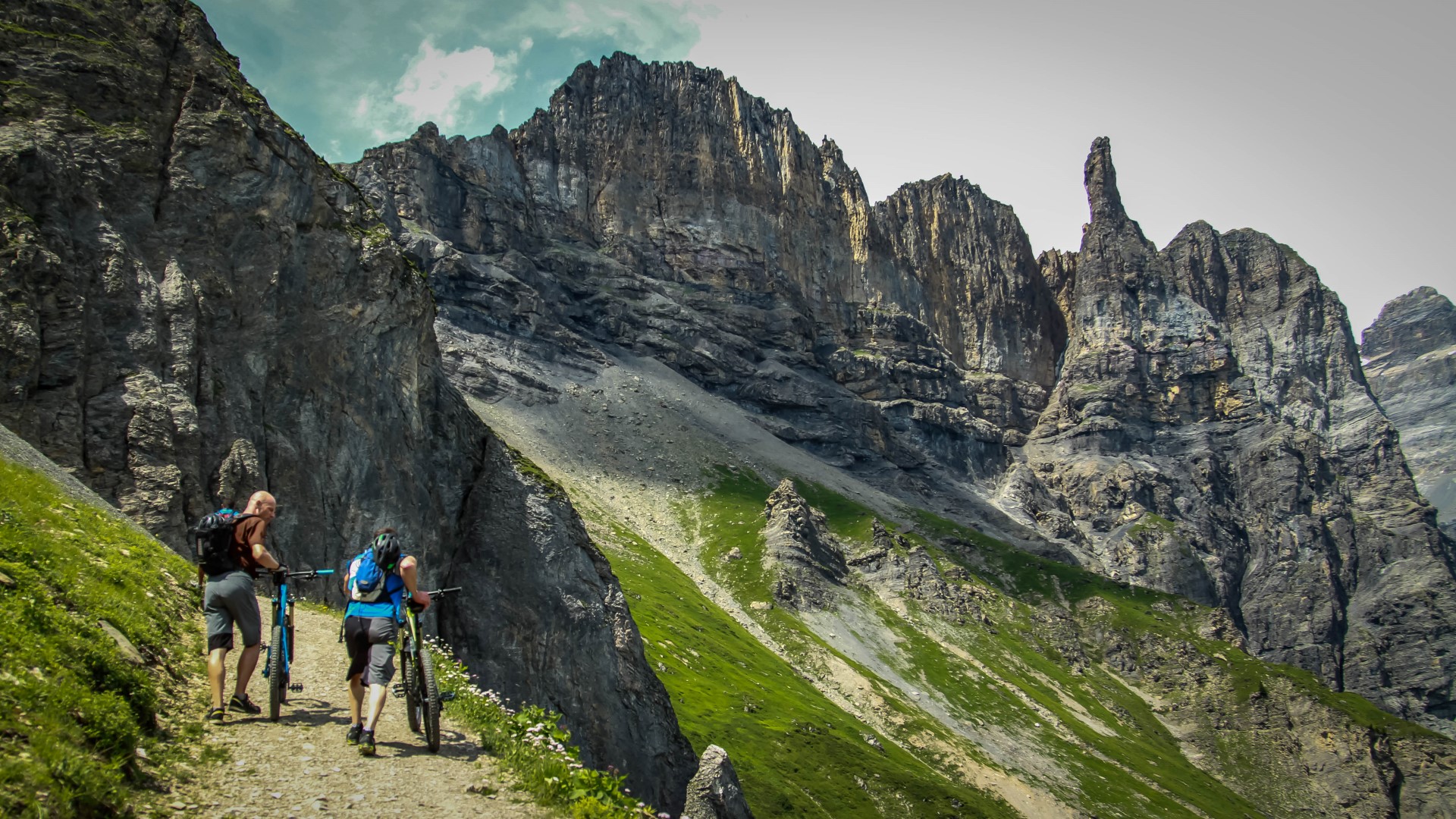 Sortie bikingspots, exploration des variantes du St-Graal Sortie bikingspots, exploration des variantes du St-Graal