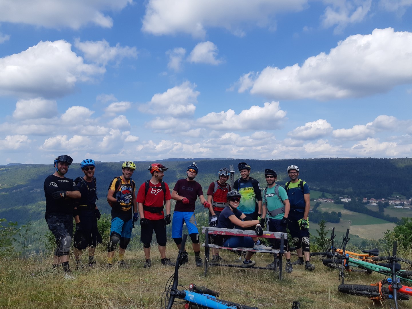 Jura Sick Guide: weekend enduro au pays de la pipe Jura Sick Guide: weekend enduro au pays de la pipe