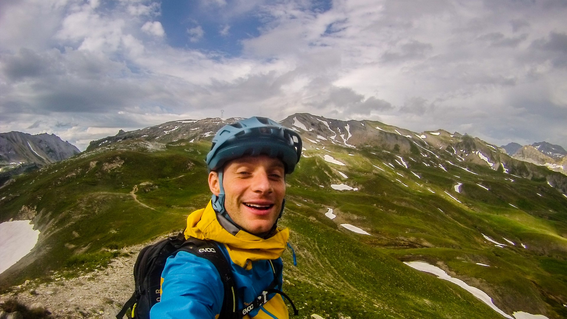 Tour du massif du Beaufortain, en bike et bivouac Tour du massif du Beaufortain, en bike et bivouac