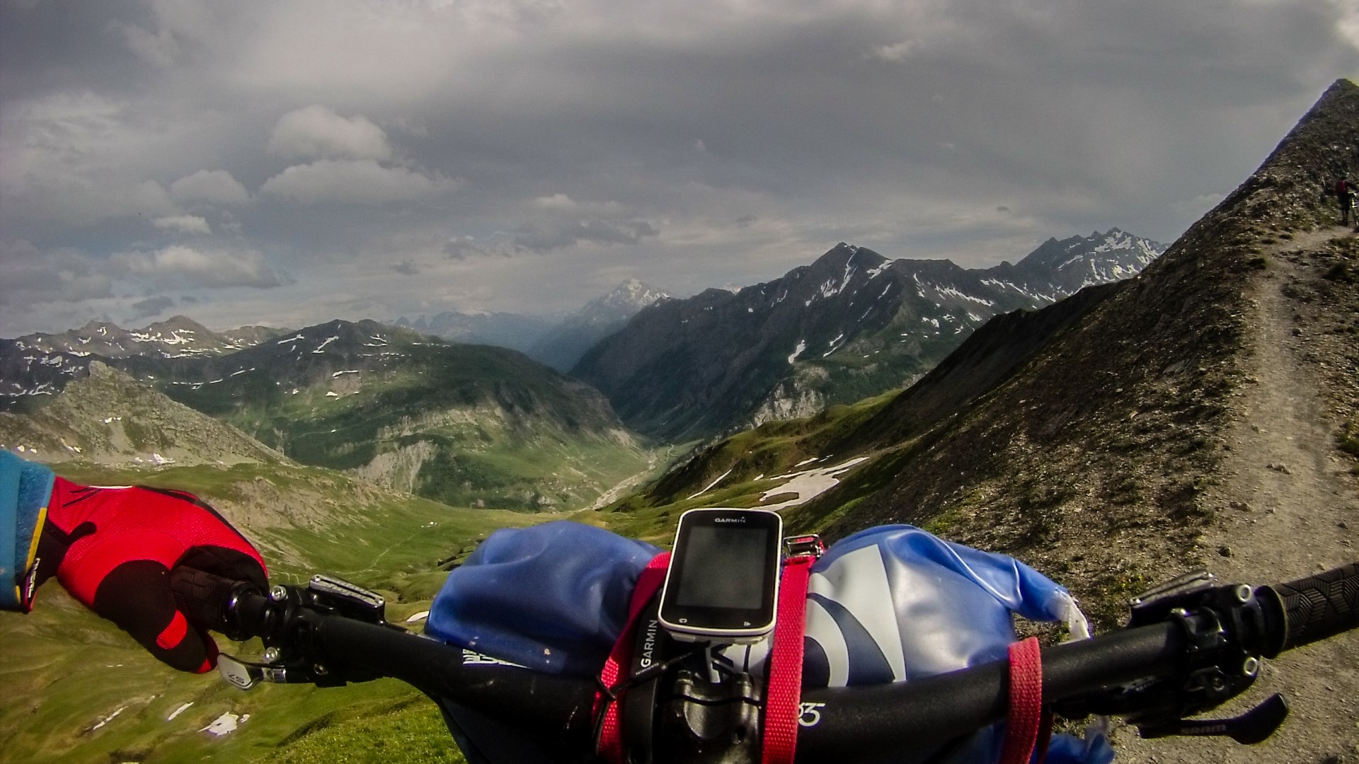 Tour du massif du Beaufortain, en bike et bivouac Tour du massif du Beaufortain, en bike et bivouac